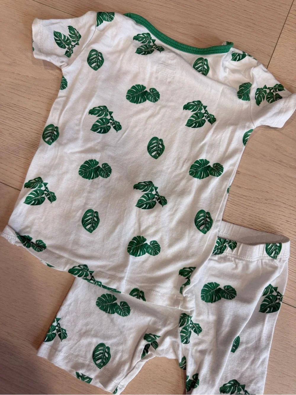 Kyte BABY White Pajama Set with Green Leaf Print | 2T